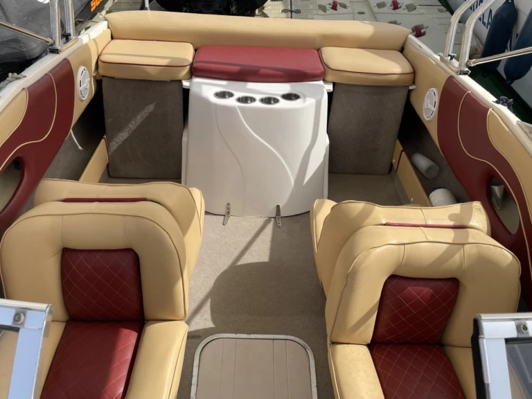 Vermietung Motorboot Rinker mit Führerschein