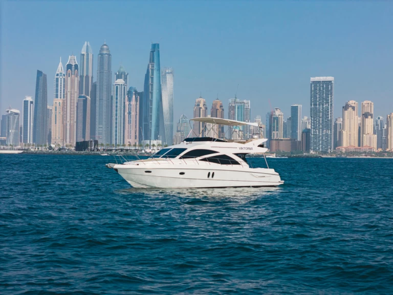 Motorboot mieten in Dubai Marina zum besten Preis