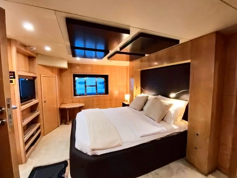 Boot mieten Dubai Marina günstig Dubai Marine 82Ft