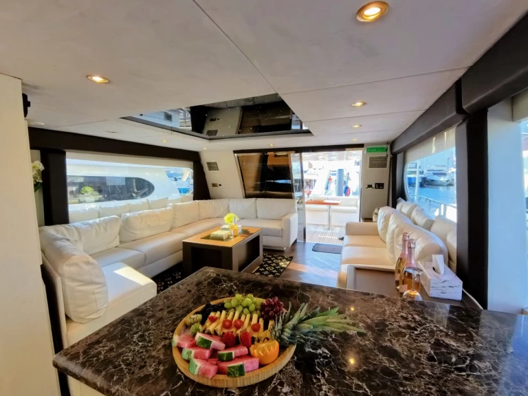 Bootsverleih Mr. G Yacht Dubai Marine 82Ft Dubai Marina Samboat