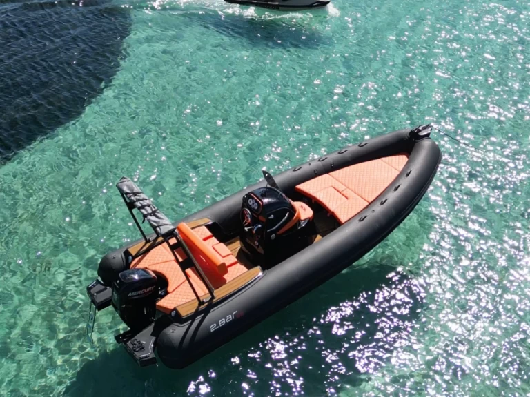 Schlauchboot mieten in Port of Cannigione zum besten Preis