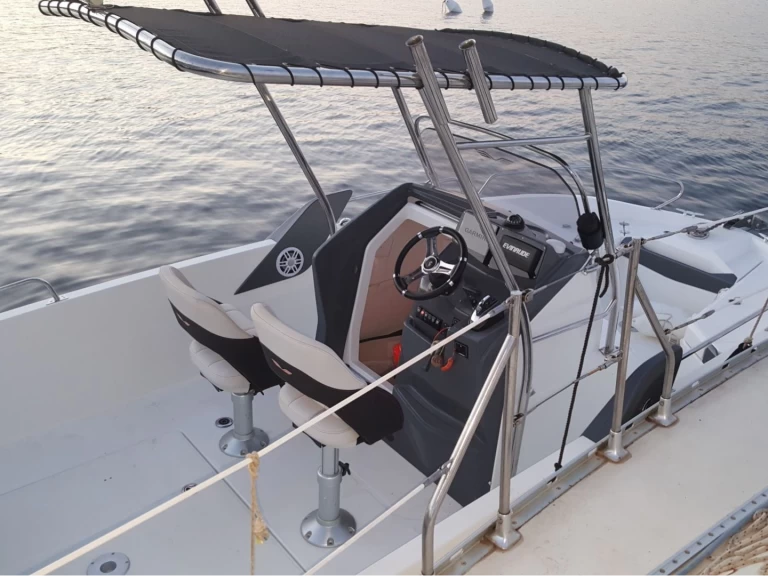 Ein Bénéteau Flyer 6.6 SPACEdeck mieten in Porto-Vecchio