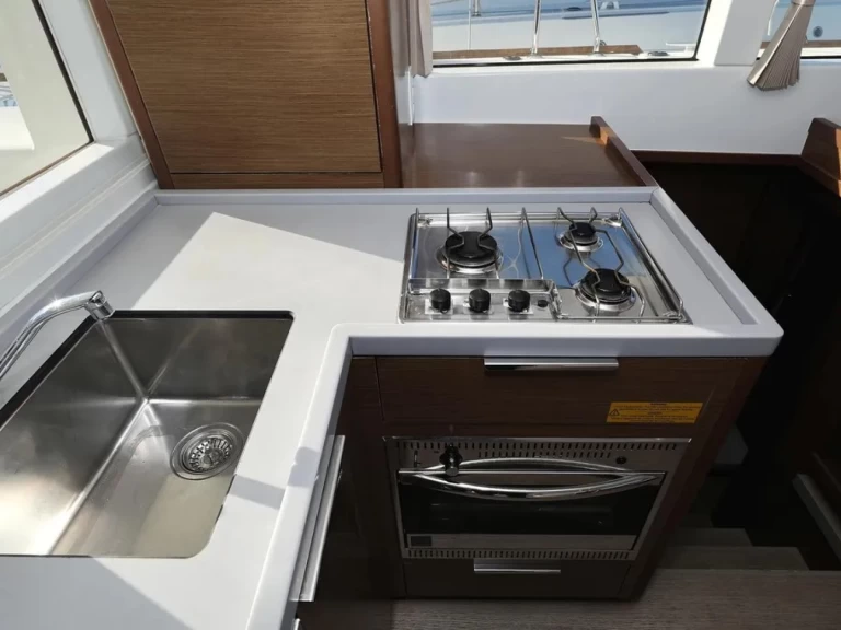 Katamaran mieten in Limassol Marina zum besten Preis