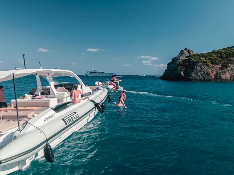 Motorboot mit oder ohne Skipper Pirelli mieten in Torre Annunziata
