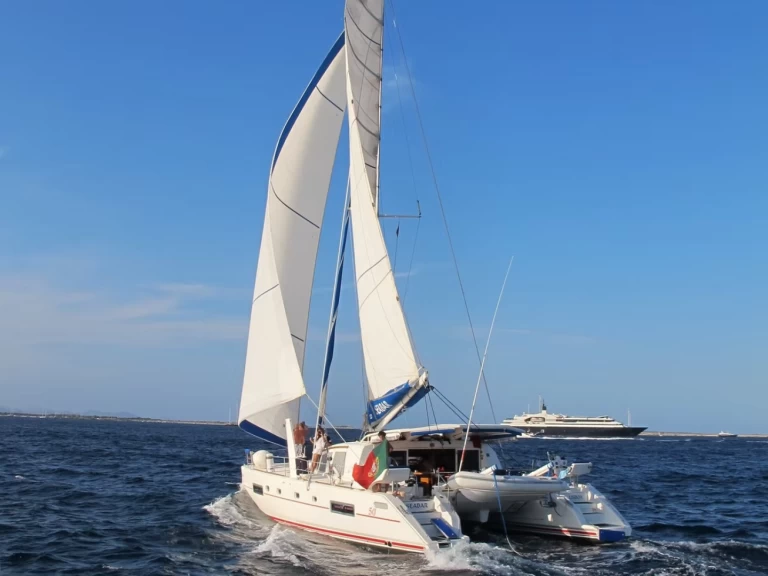Ein Catana Catana 50 mieten in Belém