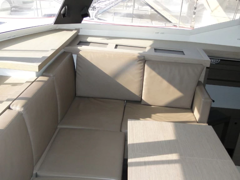 Fountaine Pajot Astrea 42 mieten Álimos