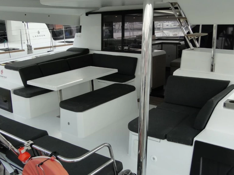 Ein Fountaine Pajot Elba 45 mieten in Álimos