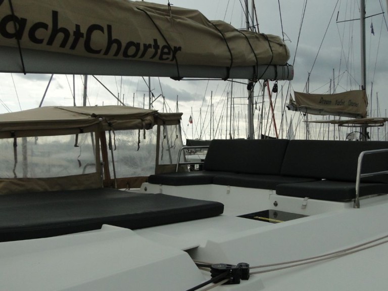 Katamaran mit oder ohne Skipper Fountaine Pajot mieten in Álimos