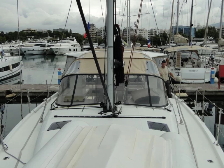 Ein Jeanneau Sun Loft 47 mieten in Álimos