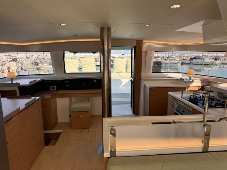 Katamaran mit oder ohne Skipper Bali Catamarans mieten in Capo d'Orlando
