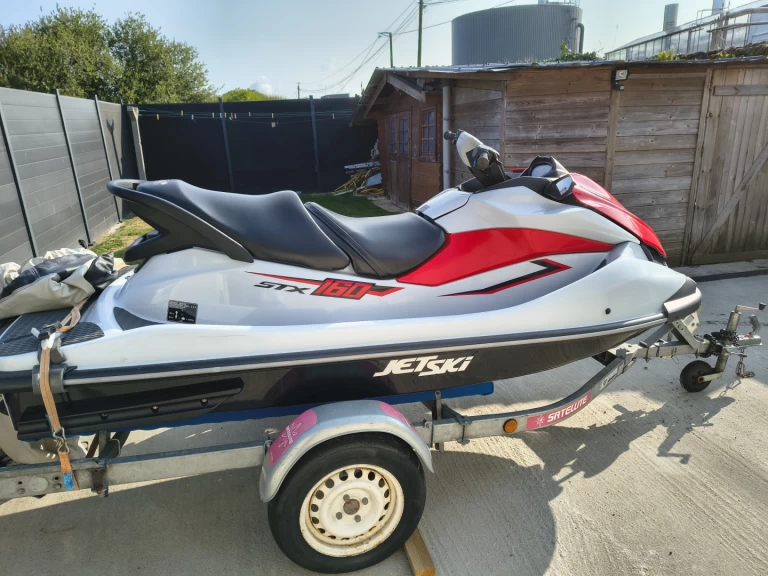 Jetski mit oder ohne Skipper Kawasaki mieten in Saint-Malo