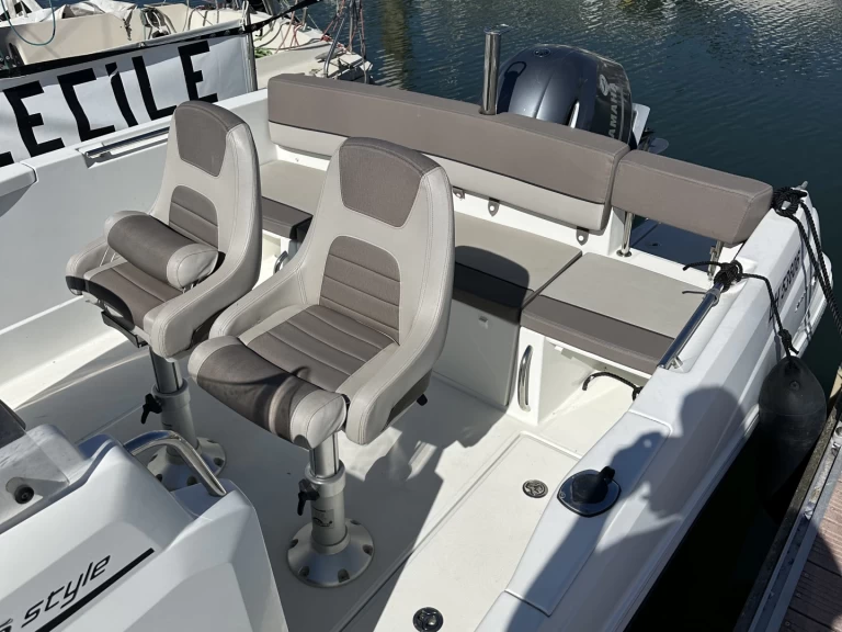 Vermietung Motorboot Jeanneau mit Führerschein