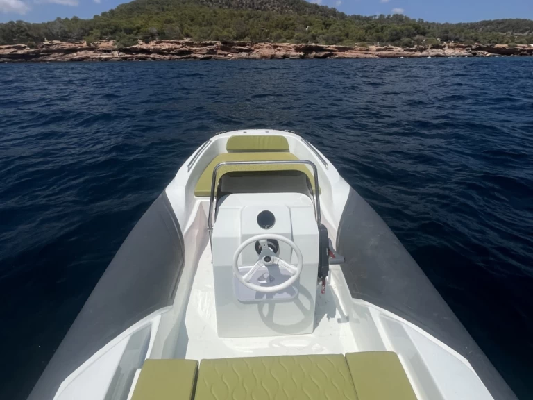 Motorboot mit oder ohne Skipper Zar mieten in Es Jondal