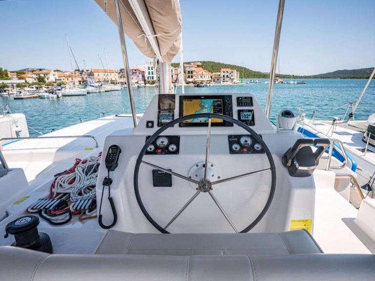 Boot mieten Pirovac günstig Dufour Catamarans 48 Sail