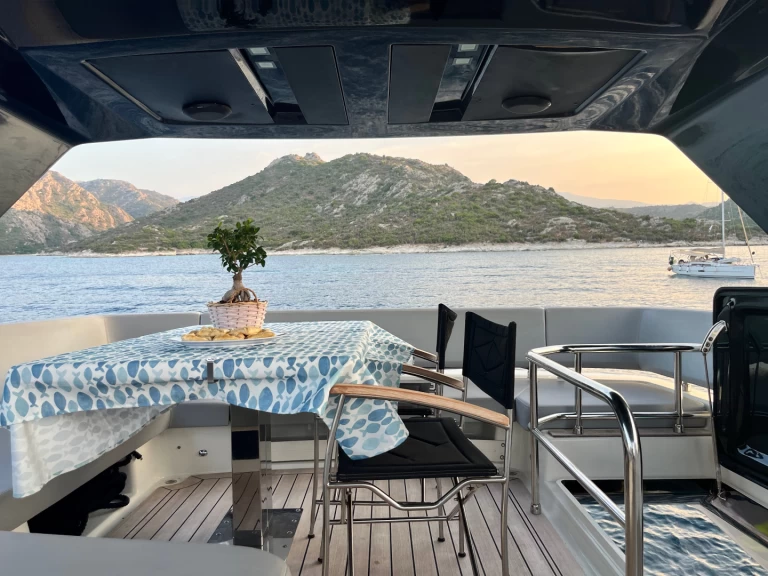 YachtCharter in Porto di Loano - Cranchi E56F auf SamBoat