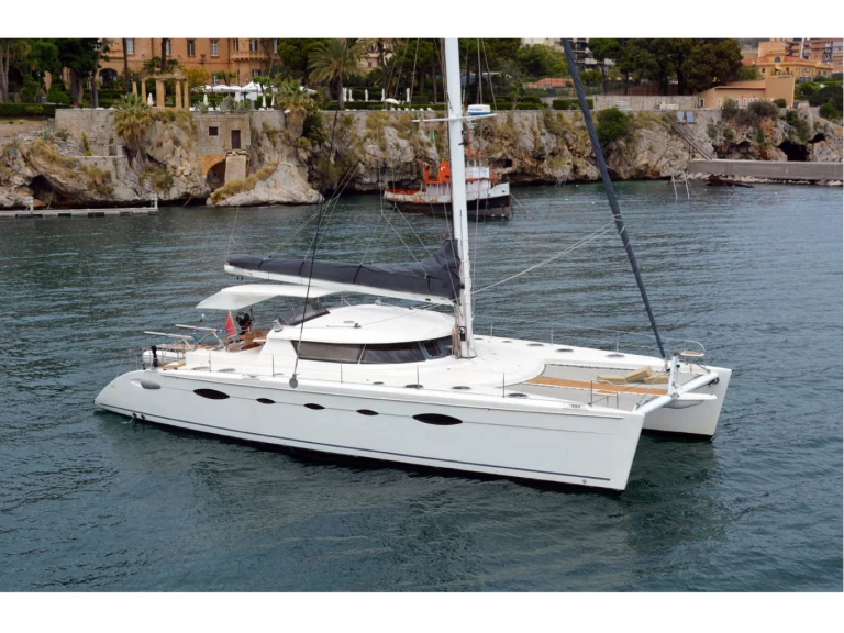 Ein Fountaine Pajot Eleuthera 60 mieten in Capo d'Orlando