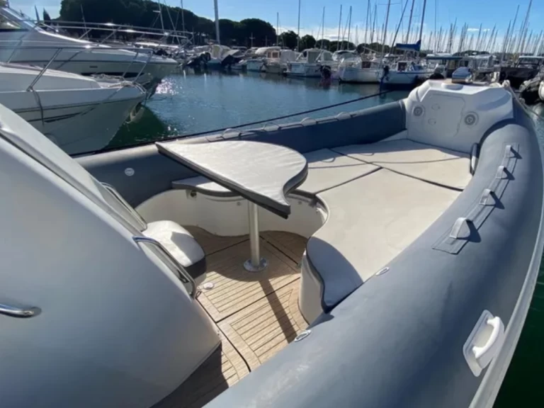 YachtCharter in Le Gosier - Nuova Jolly Prince 28 WA auf SamBoat