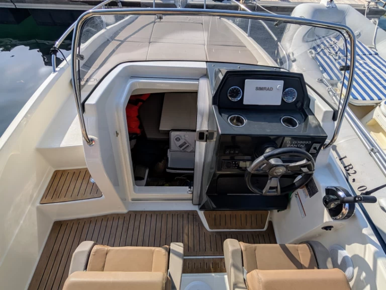 Ein Quicksilver Quicksilver 605 Sundeck mieten in Six-Fours-les-Plages