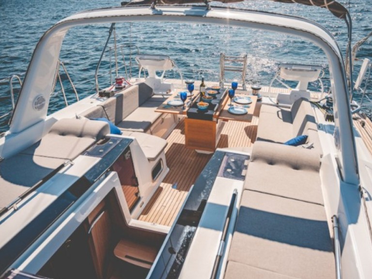 OCEANIS 55.1 OCEANIS 55.1 mieten Arzon
