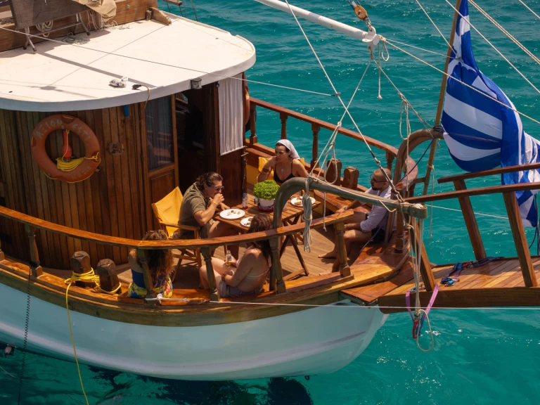 Yacht mieten in Marina Delta Kallithea zum besten Preis