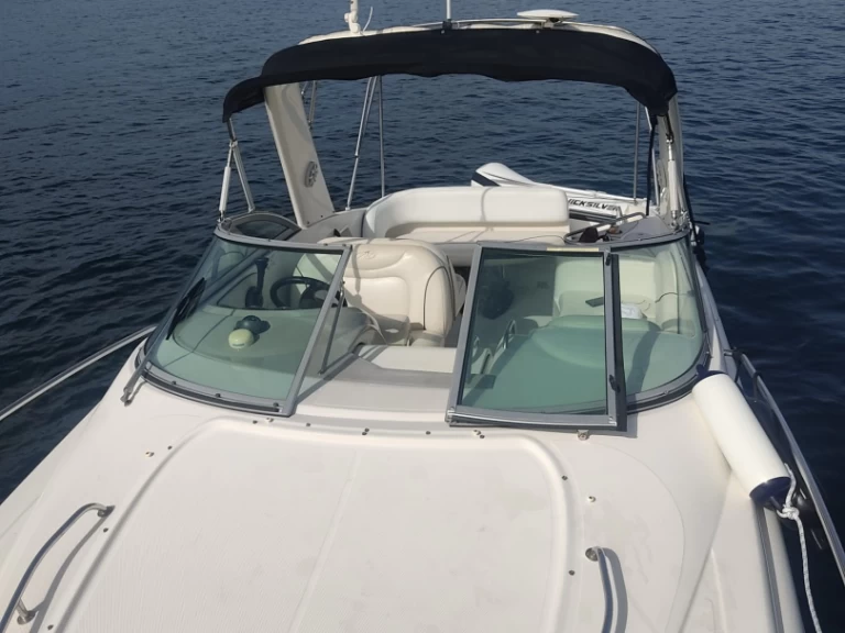 Ein Monterey 270 cr mieten in Combarro