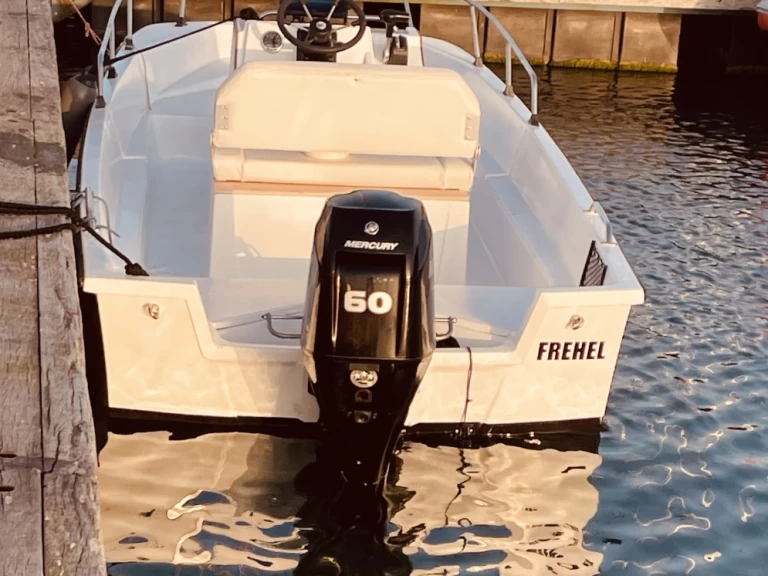 YachtCharter in Larmor-Plage - Boston Whaler Boston Whaler 17 auf SamBoat