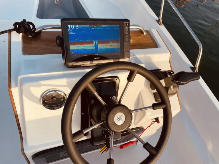 Ein Boston Whaler Boston Whaler 17 mieten in Larmor-Plage