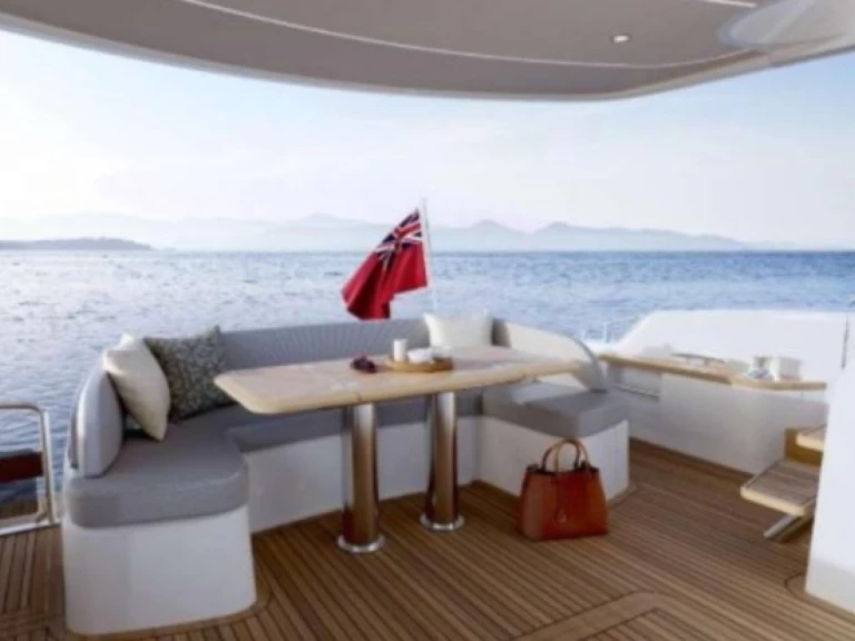 Motorboot mieten in Juan-les-Pins - Princess 49 Fly