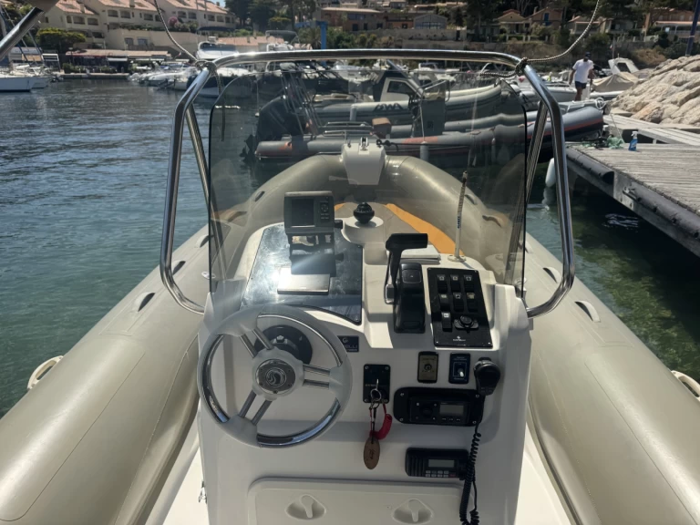 Ein Capelli Tempest 690 Luxe mieten in La Madrague