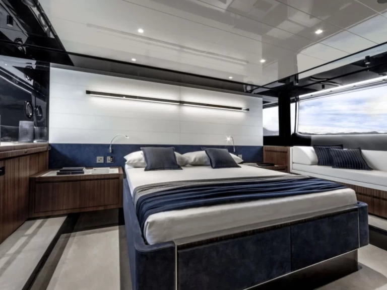 YachtCharter in Saint-Tropez - Riva Rebel 66 auf SamBoat