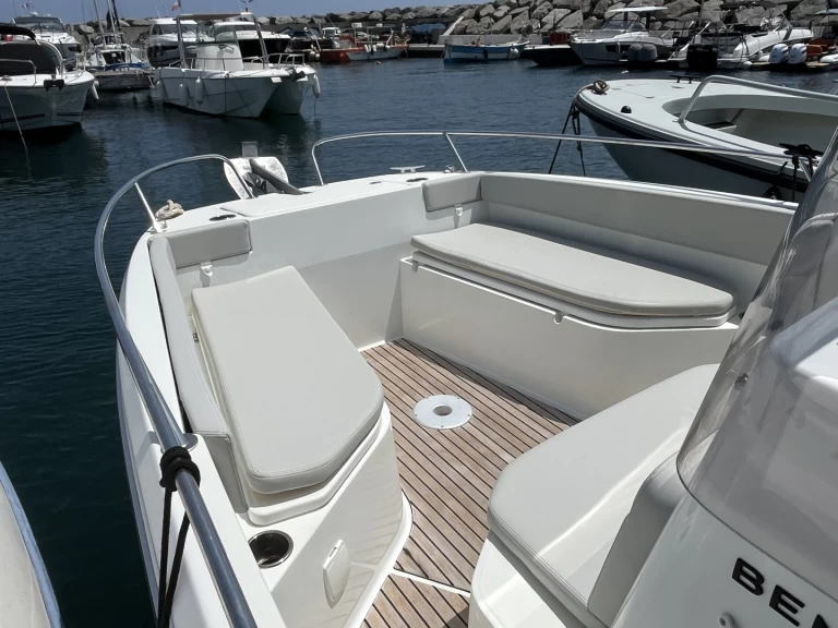 YachtCharter in Les Issambres - Bénéteau Flyer 8 SPACEdeck auf SamBoat