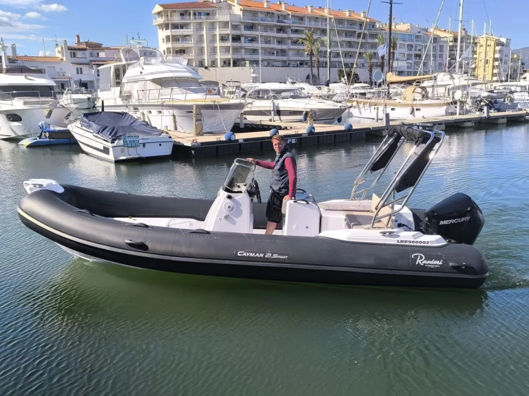 Ranieri Cayman 21 Sport mieten Empuriabrava