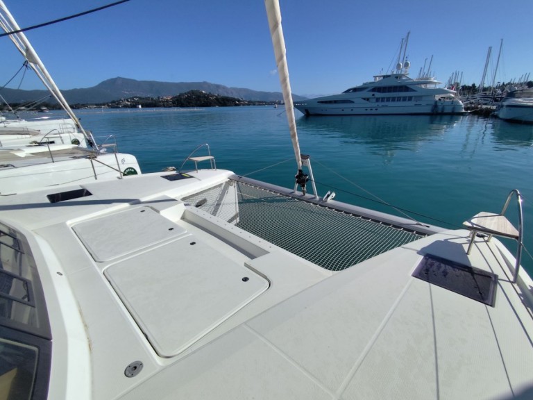 Fountaine Pajot Astrea 42 mieten Gouviá