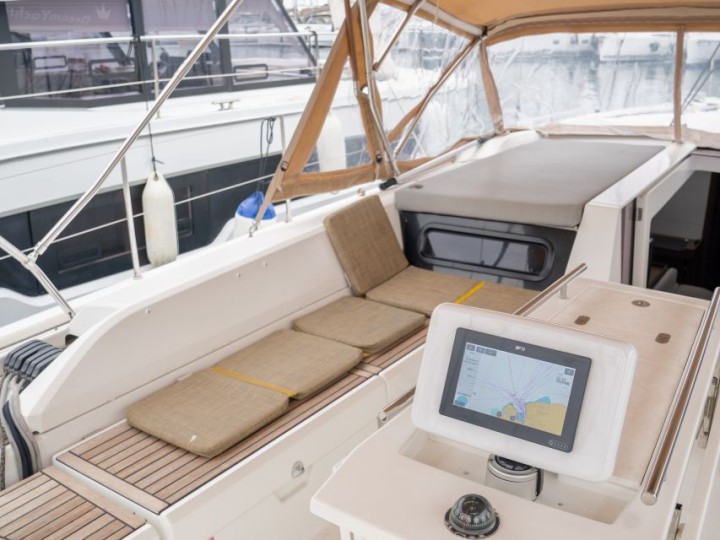 Bénéteau Oceanis 51.1 mieten Álimos