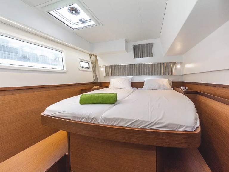 YachtCharter in Álimos - Lagoon Lagoon 42 auf SamBoat