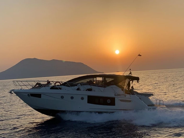 Ein Cranchi Cranchi 44 mieten in Villa San Giovanni