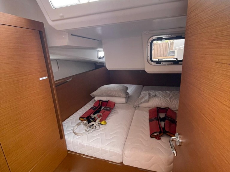 YachtCharter in Santa Cruz de Tenerife - Jeanneau Sun Odyssey 440 auf SamBoat