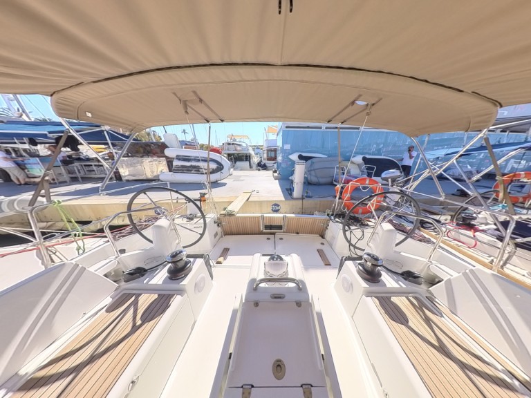 Ein Jeanneau Sun Odyssey 490 mieten in Santa Cruz de Tenerife