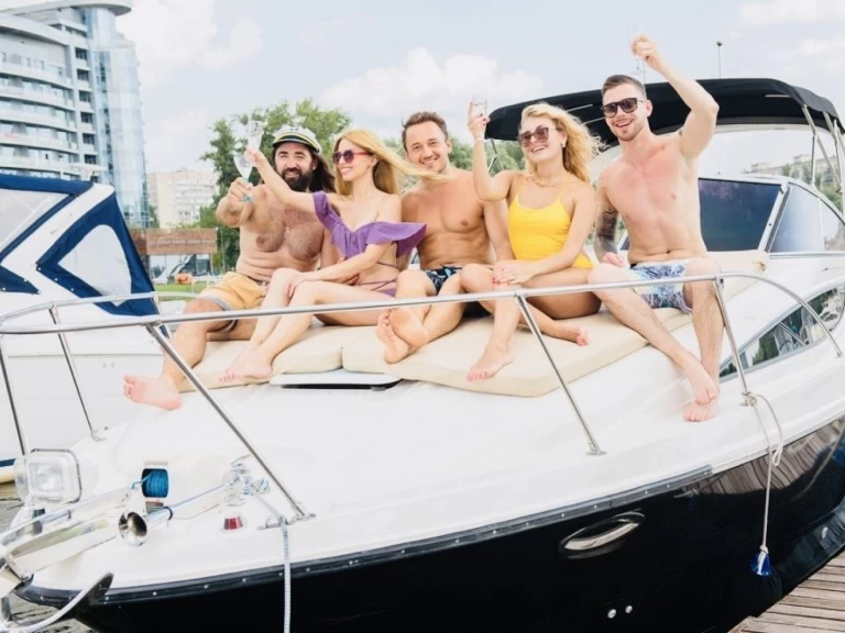 Bayliner Bayliner 285 Cruiser mieten Vieux Port de Cannes