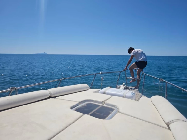 Motorboot mit oder ohne Skipper Ghibli mieten in Anzio