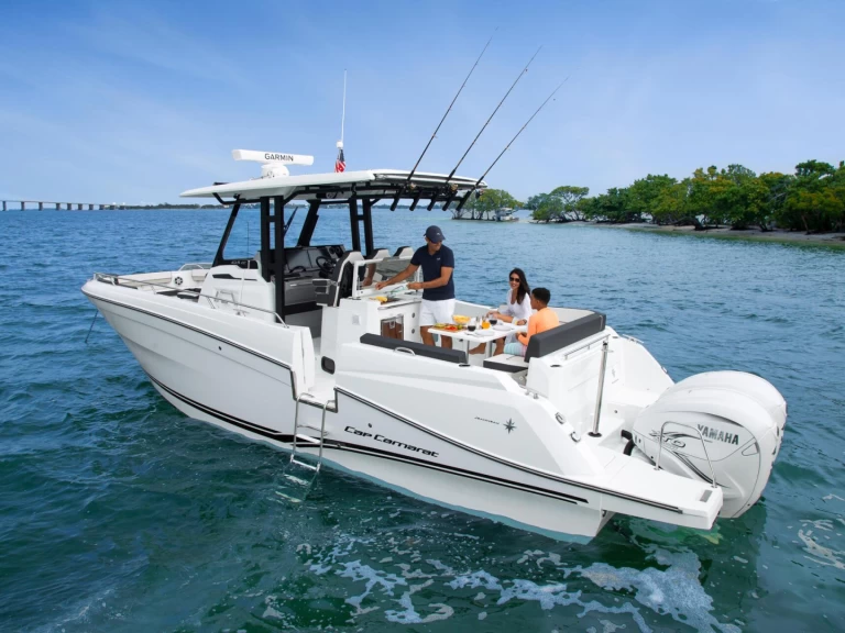YachtCharter in Cogolin - Jeanneau cap camarat 10.5 CC auf SamBoat