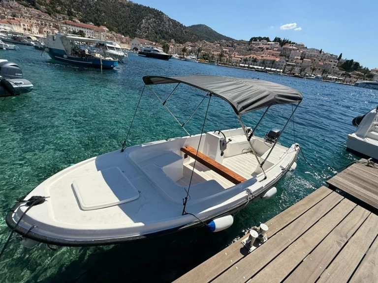 Motorboot mieten in Hvar - Adria Adria10