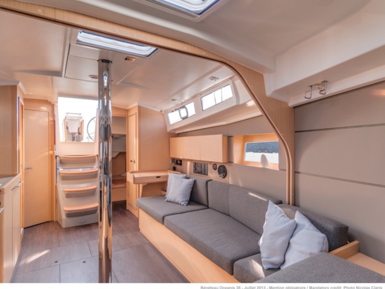Bootsverleih Bénéteau Oceanis 38 Trogir Samboat