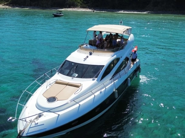 Yacht mieten in Port de Hyères (St Pierre) - Sunseeker Manhattan 60