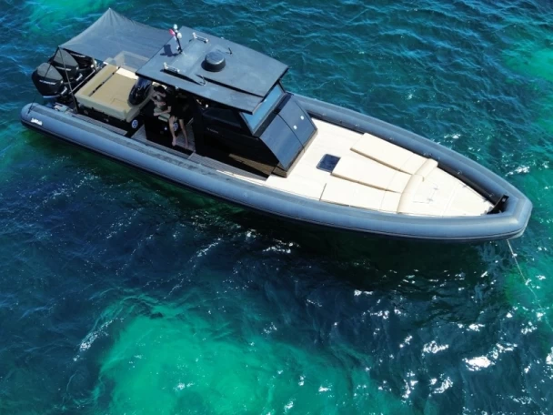 Ein Sea Water Phantom 400 mieten in Hyères