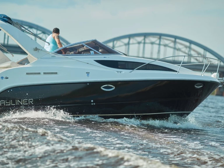 Bootsverleih Bayliner Bayliner 285 Cruiser Vieux Port de Cannes Samboat