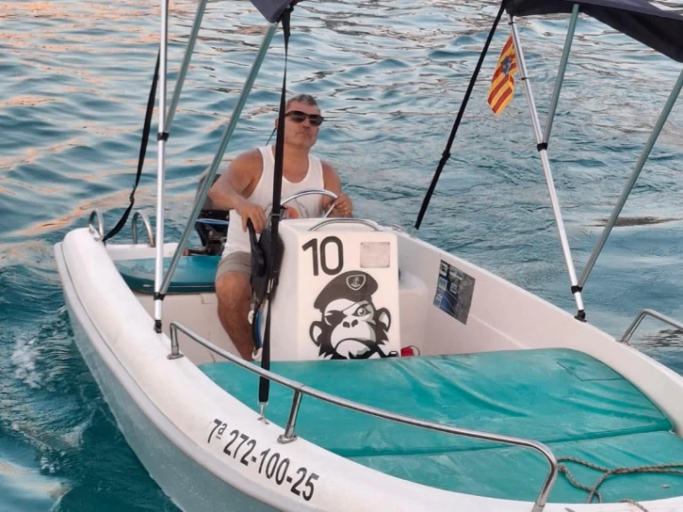 Motorboot mit oder ohne Skipper Estable mieten in Cala Galdana