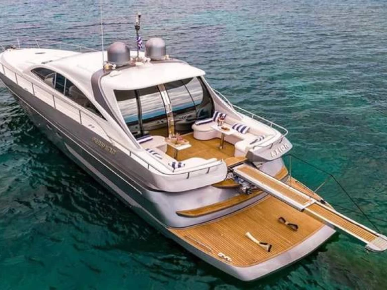 Ein Pershing Pershing 65 mieten in Ornós