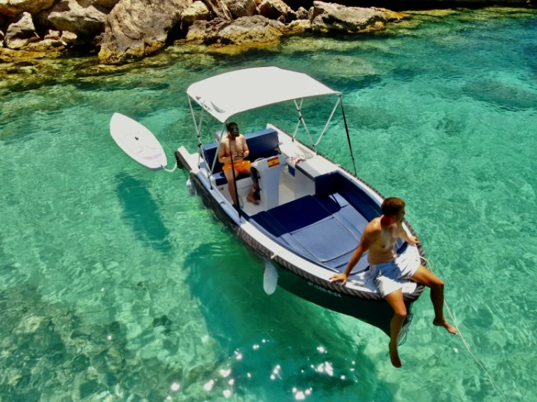 Motorboot mit oder ohne Skipper Vanquish mieten in Sant Antoni de Portmany