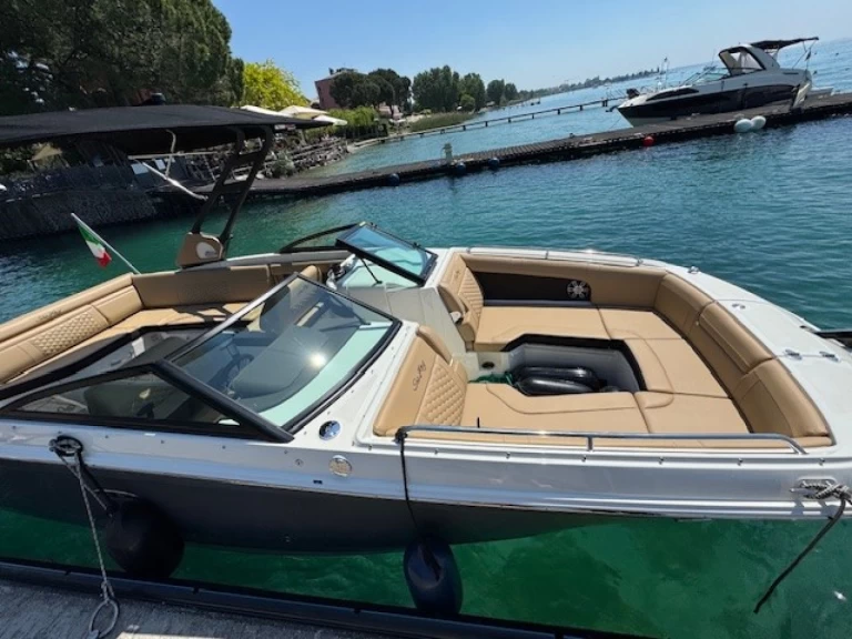 Ein Sea Ray Sea Ray 270 SDX mieten in Bardolino